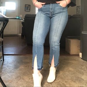 Universal Threads Split Bell Jeans Size 14